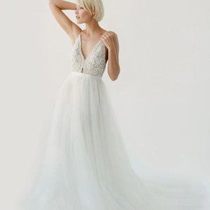 Truvelle Sara Wedding Gown Size 12